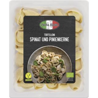 Frische Tortelloni mit Spinat und Pinienkernen