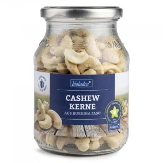 Cashewkerne, ganz im Pfandglas